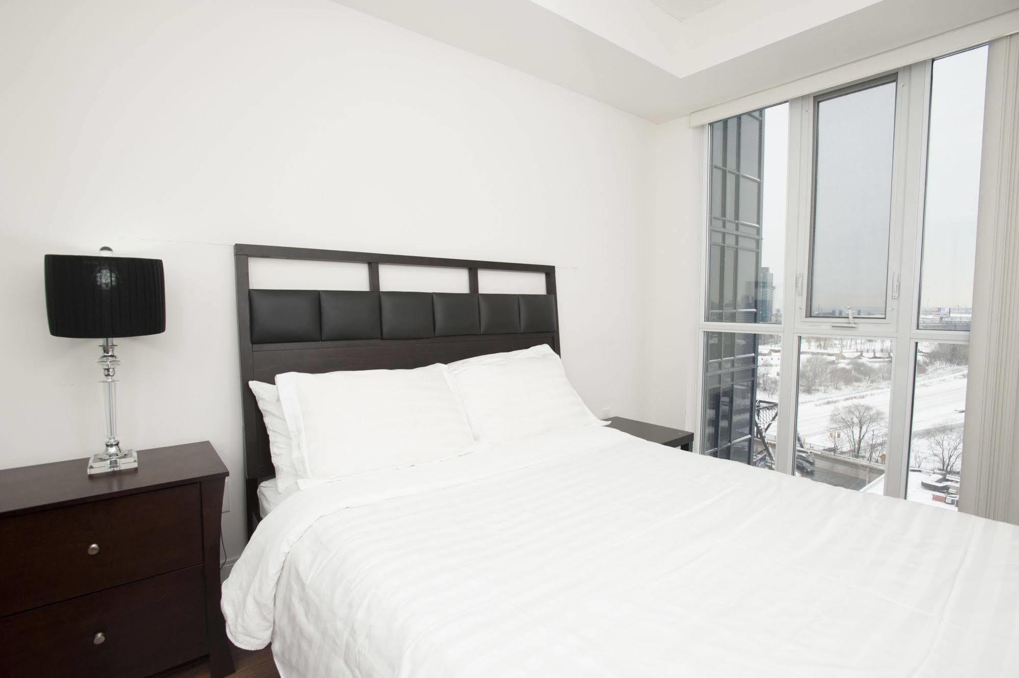 Life Suites Luxury Downtown Condos Toronto Eksteriør bilde